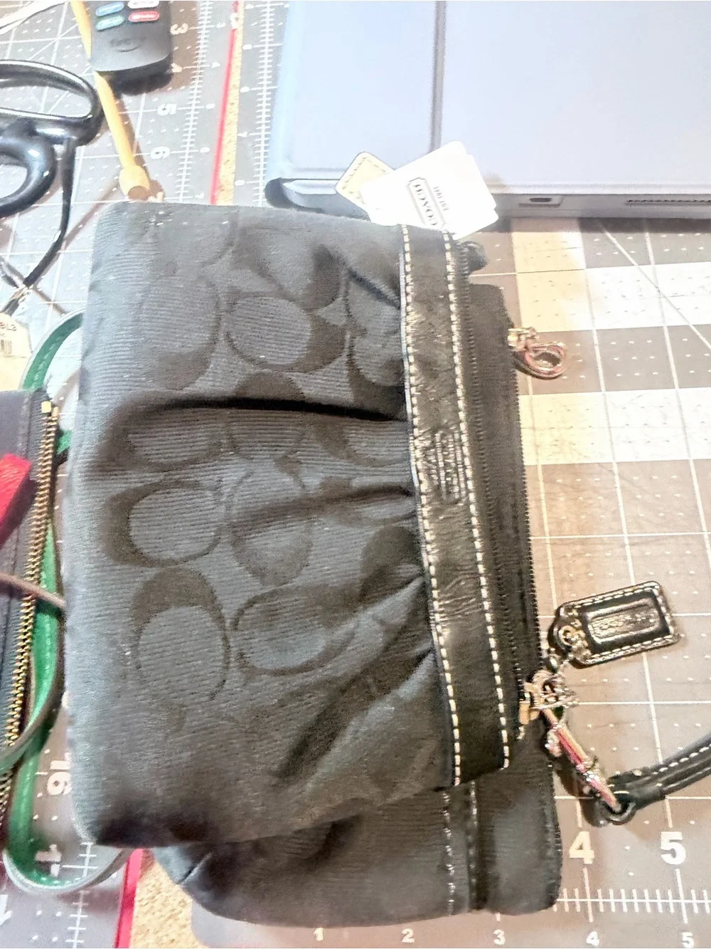 Coach bundle of 8 wallets. Please see pics. 2 are NWT 5 great condition 1 used - Picture 7 of 9